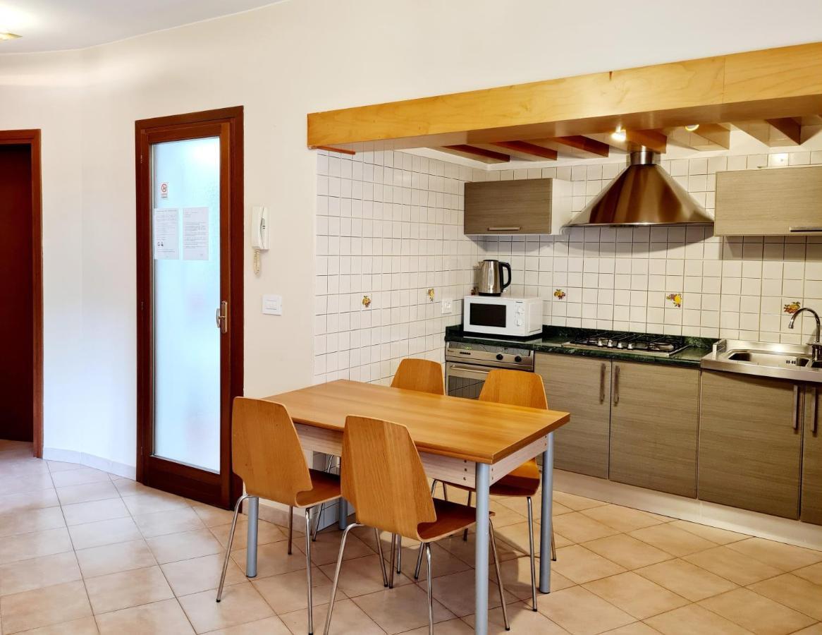 Апартаменты Casa Colonna Монтегротто-Терме Экстерьер фото